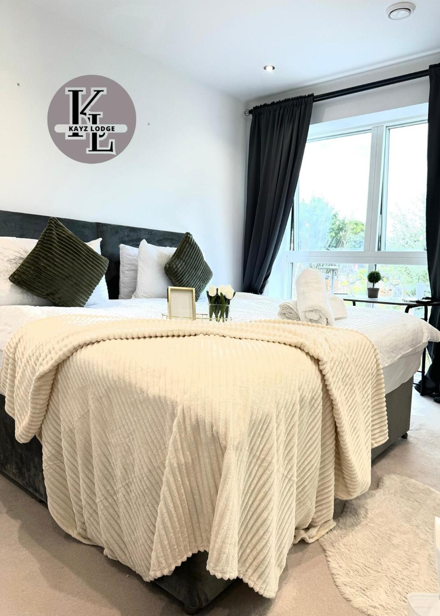 Kayz Lodge- Luxury Ensuite-Private & Shared Accommodation In A New House At The Olympic Village Overlooking Stratford Westfield And Tube Station London Eksteriør bilde