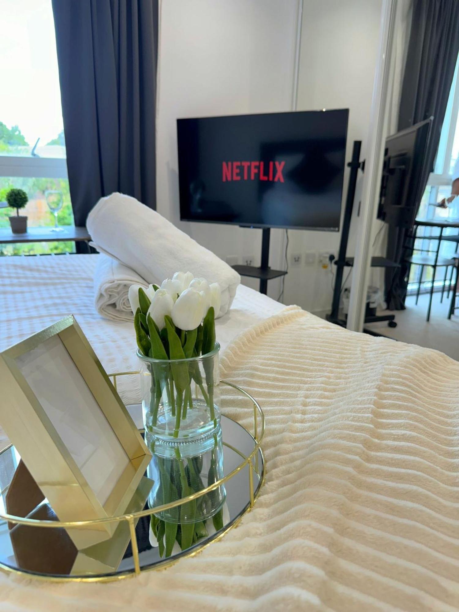 Kayz Lodge- Luxury Ensuite-Private & Shared Accommodation In A New House At The Olympic Village Overlooking Stratford Westfield And Tube Station London Eksteriør bilde
